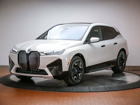 Certified 2024 BMW iX xDrive50 w/ Premium Package AWD/4WD image 1