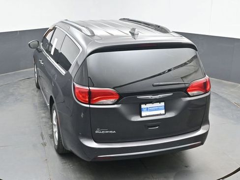 Used 2017 Chrysler Pacifica Touring-L Plus w/ Tire & Wheel Group FWD image 38