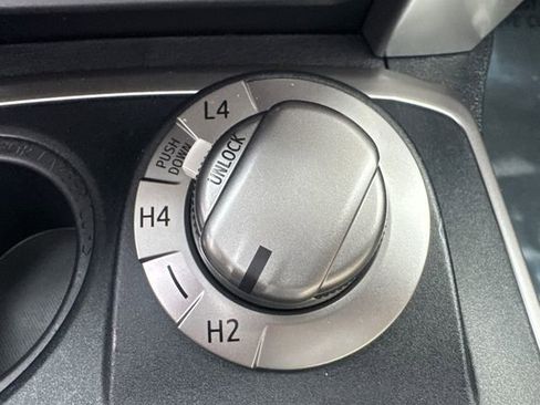 Used 2022 Toyota 4Runner SR5 Premium image 38