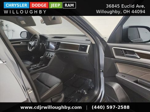 Used 2021 Volkswagen Atlas SE w/ Panoramic Sunroof Package AWD/4WD image 37