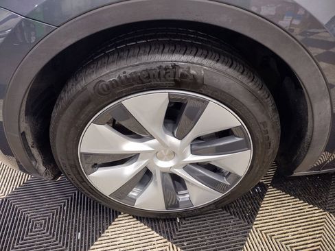 Used 2023 Tesla Model Y Long Range image 5