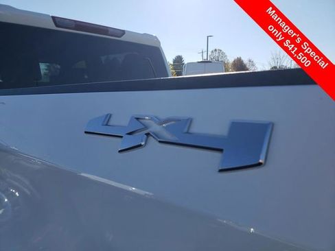 Used 2024 GMC Sierra 1500 Elevation image 23
