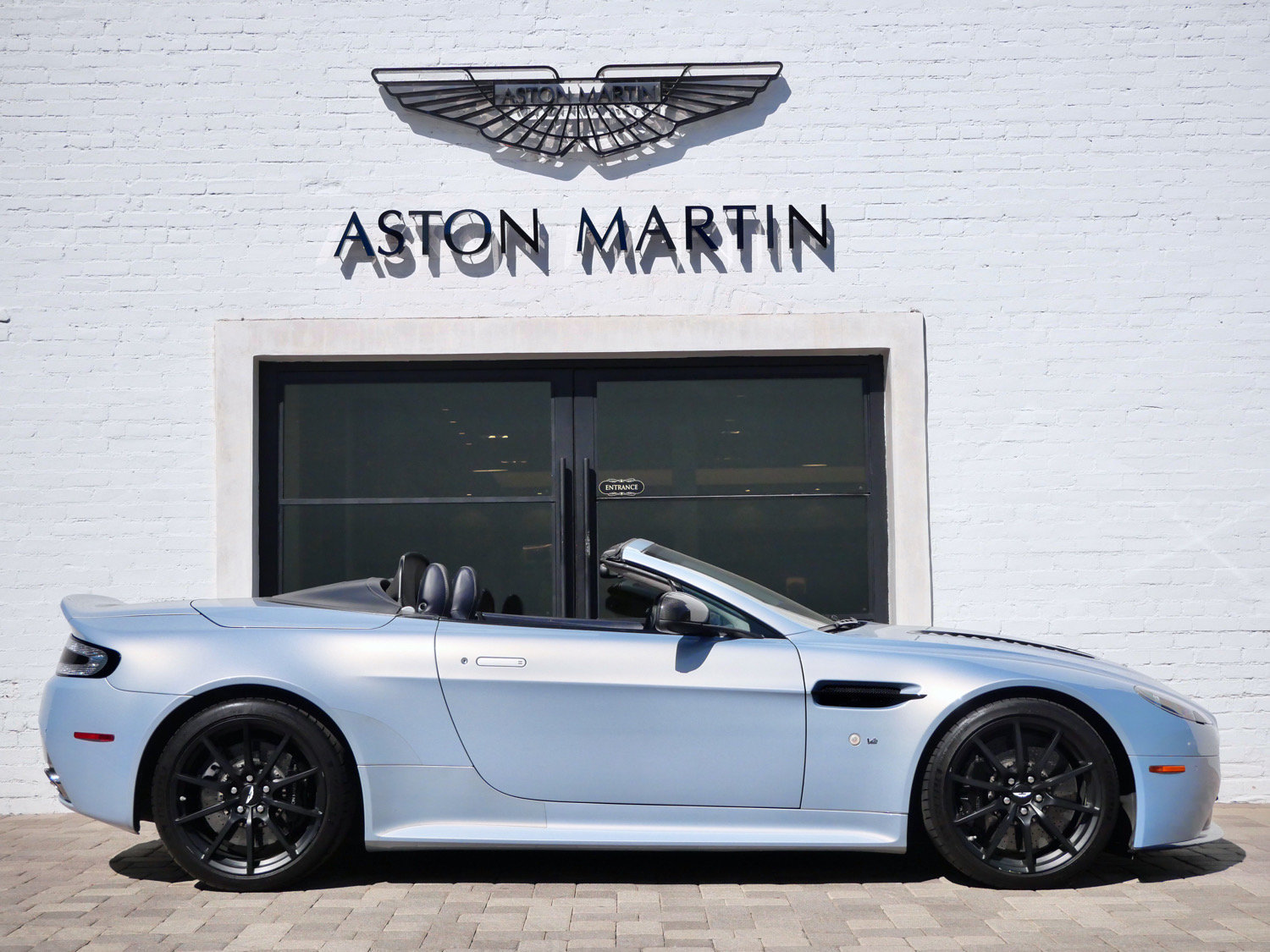 Used 2015 Aston Martin V12 Vantage S RWD image 22