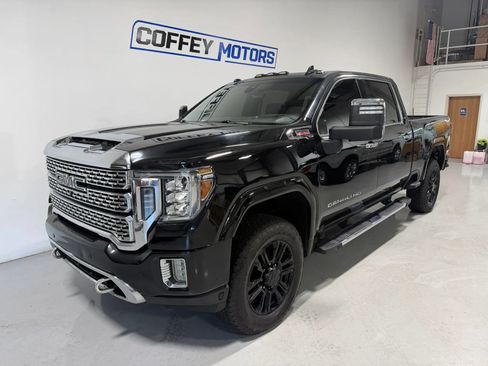 Used 2022 GMC Sierra 2500 Denali w/ Denali Ultimate Package AWD/4WD image 2