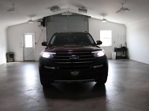 Used 2023 Ford Explorer XLT w/ Equipment Group 202A AWD/4WD image 53