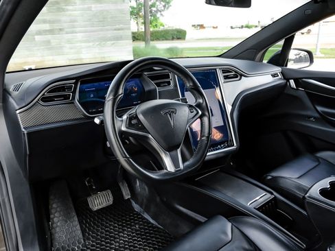 Used 2016 Tesla Model X 75D AWD/4WD image 3