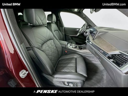 Used 2025 BMW X7 xDrive40i AWD/4WD image 29