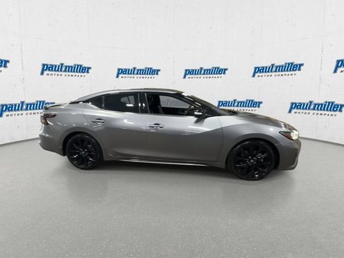 Used 2023 Nissan Maxima SR w/ Sport Mat Group FWD image 13