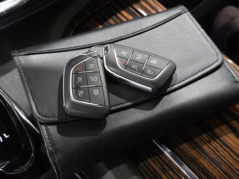 Used 2023 Cadillac Escalade Premium Luxury w/ LPO, Floor Liner Package AWD/4WD image 38