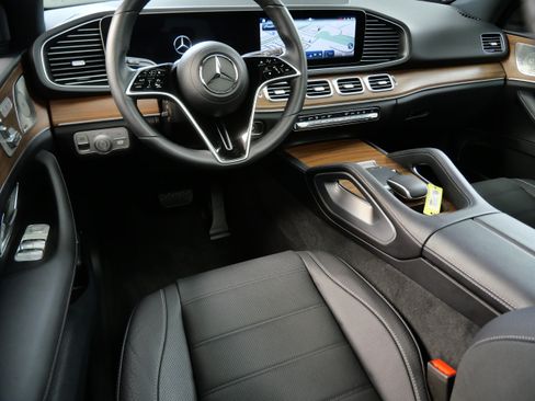 Certified 2026 Mercedes-Benz GLE 450e 4MATIC image 2