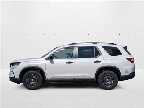 New 2025 Honda Pilot TrailSport image 5