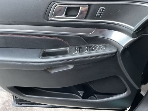 Used 2017 Ford Explorer Sport image 36