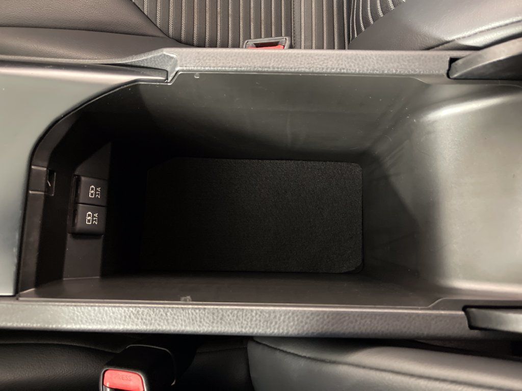 Certified 2020 Toyota Camry SE w/ Sunroof Package FWD image 23