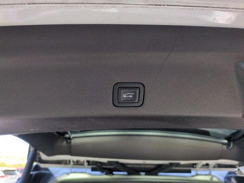 Used 2023 Cadillac Escalade Premium Luxury image 50