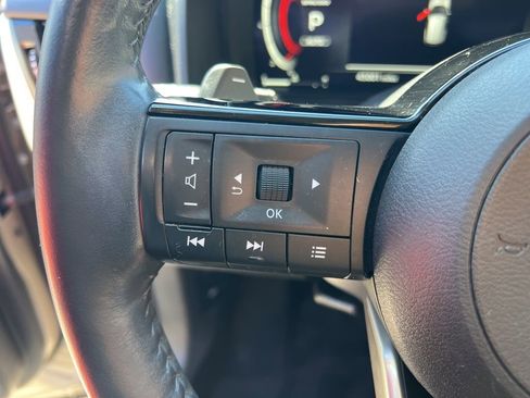 Used 2022 Nissan Rogue Platinum w/ Head-Up Display Package AWD/4WD image 16