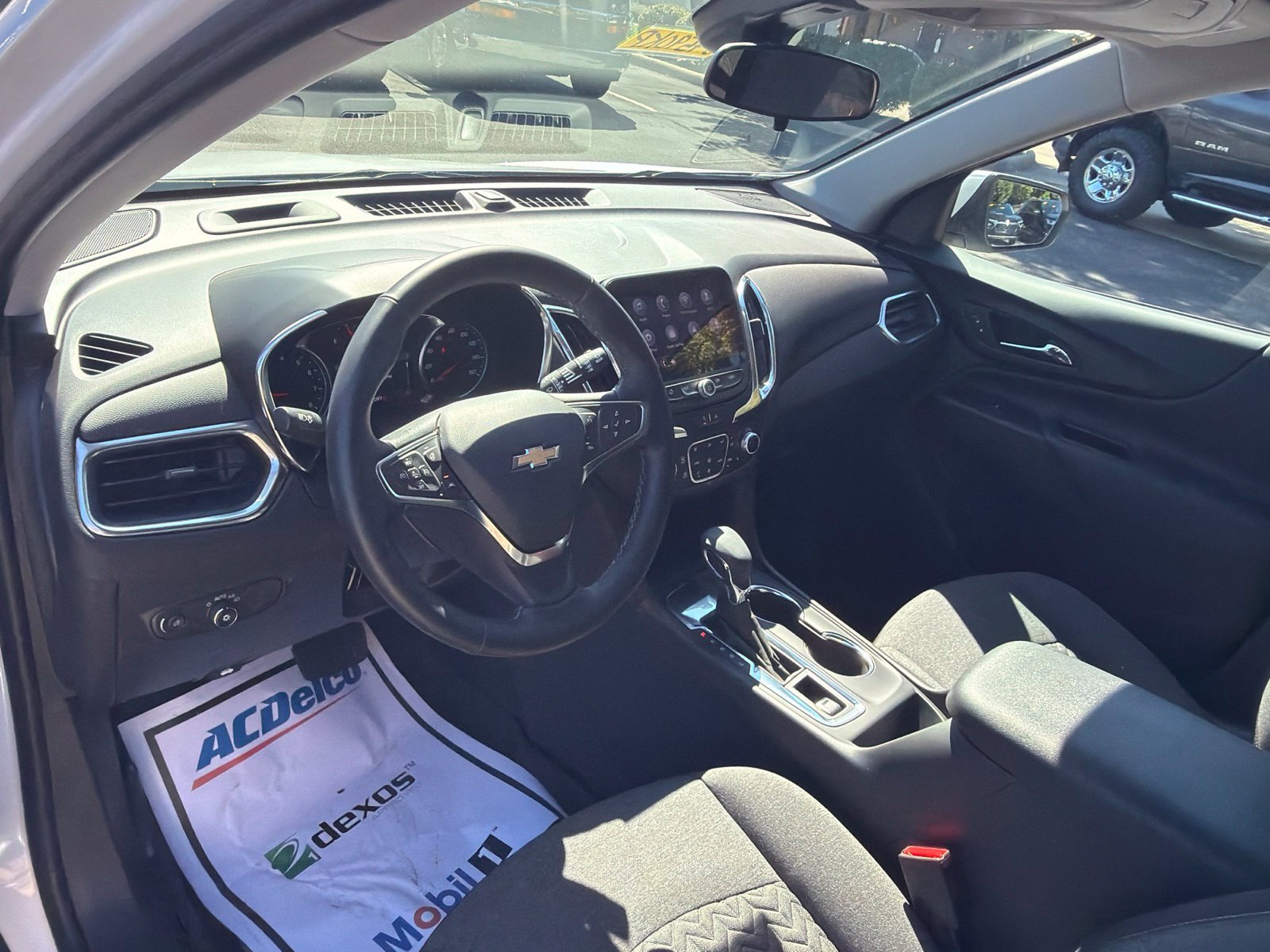 Used 2024 Chevrolet Equinox LT FWD image 9