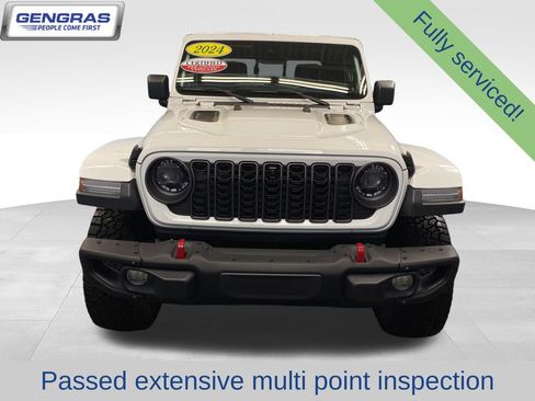 Used 2024 Jeep Gladiator Rubicon AWD/4WD image 3