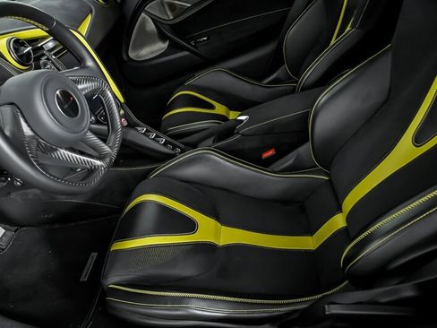 Used 2018 McLaren 720S RWD image 23