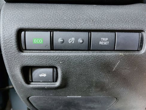 Used 2024 Nissan Sentra SV FWD image 12