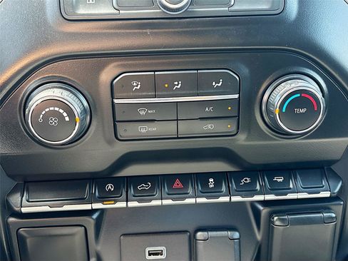 Used 2020 Chevrolet Silverado 1500 Custom w/ Custom Value Package RWD image 15