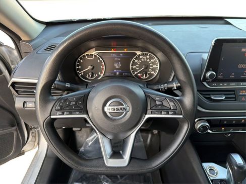 Used 2020 Nissan Altima 2.5 S FWD image 17