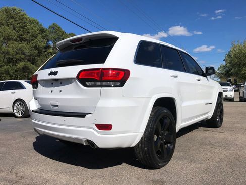 Used 2015 Jeep Grand Cherokee Altitude image 3