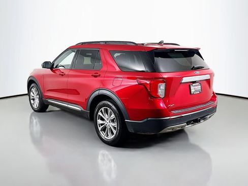 Used 2024 Ford Explorer XLT w/ Equipment Group 202A AWD/4WD image 8