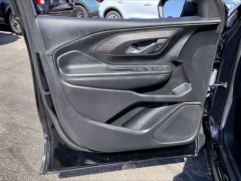 Used 2024 GMC Terrain SLE image 22