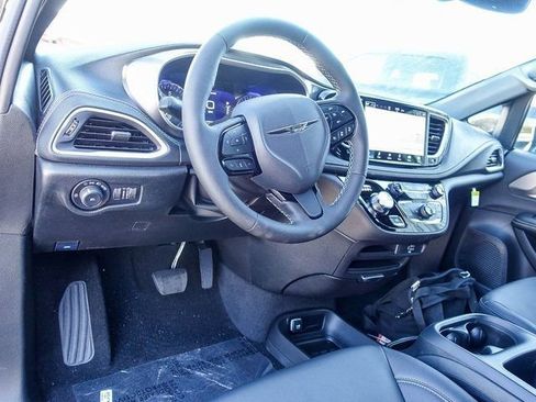 New 2026 Chrysler Pacifica Select w/ S Appearance Package FWD image 25