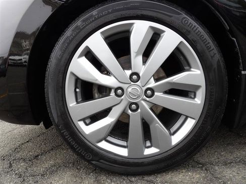 Used 2020 Nissan Versa SR w/ Convenience Package image 8