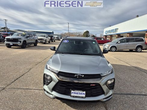 Used 2023 Chevrolet TrailBlazer RS w/ Sun and Liftgate Package image 8