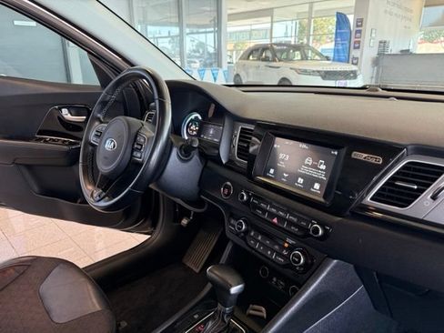 Used 2019 Kia Niro EX FWD image 27