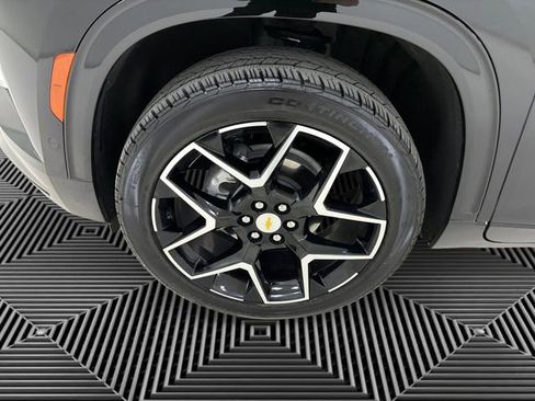 Certified 2025 Chevrolet Traverse High Country w/ LPO, Floor Liner Package AWD/4WD image 9