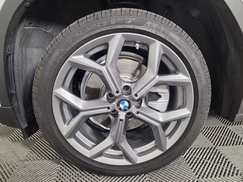 Used 2025 BMW X4 xDrive30i AWD/4WD image 7