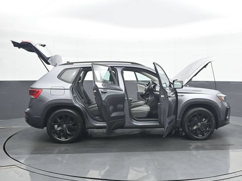 Used 2023 Volkswagen Taos S AWD/4WD image 36