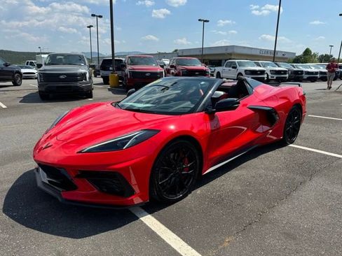 Used 2023 Chevrolet Corvette Stingray Premium Conv w/ Z51 Performance Package RWD image 3