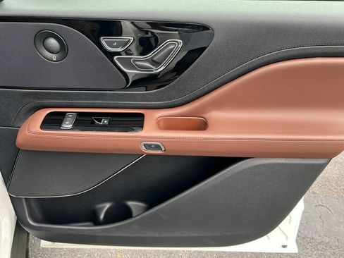 New 2026 Lincoln Aviator Reserve w/ Illumination Package RWD image 15
