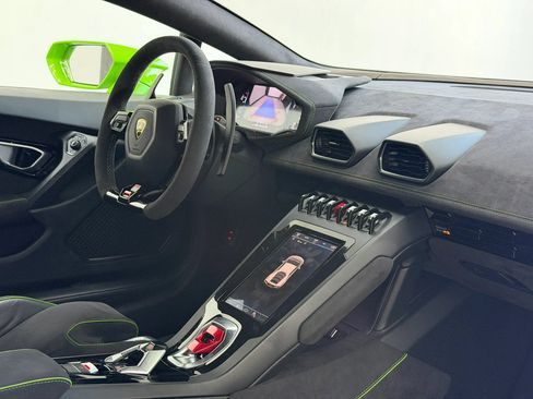 Used 2022 Lamborghini Huracan EVO RWD image 34