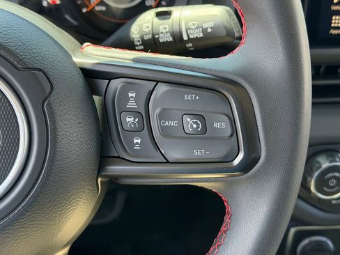 Certified 2025 Jeep Wrangler Unlimited Rubicon AWD/4WD image 14