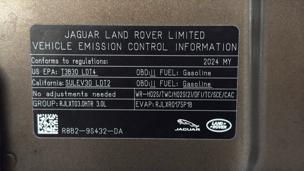 Used 2024 Land Rover Defender 110 X-Dynamic SE AWD/4WD image 48
