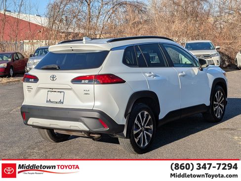 Used 2023 Toyota Corolla Cross XLE image 3