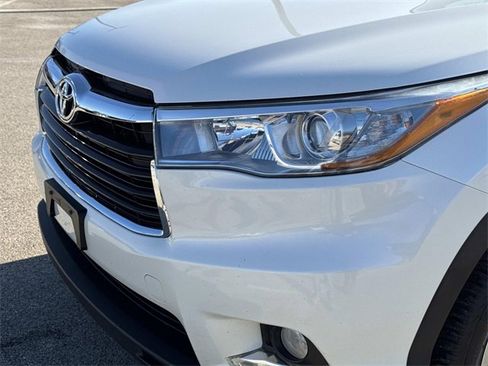 Used 2015 Toyota Highlander Limited image 10