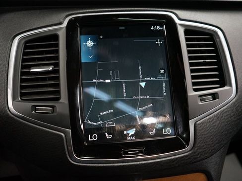 Used 2022 Volvo XC90 T6 Momentum image 8