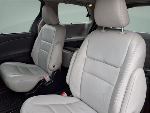 Used 2015 Toyota Sienna Limited Premium AWD/4WD image 19