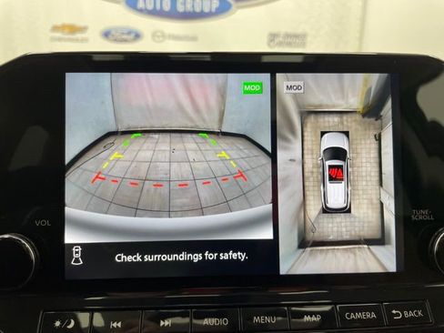 Used 2022 Nissan Pathfinder Platinum w/ Cargo Package image 5