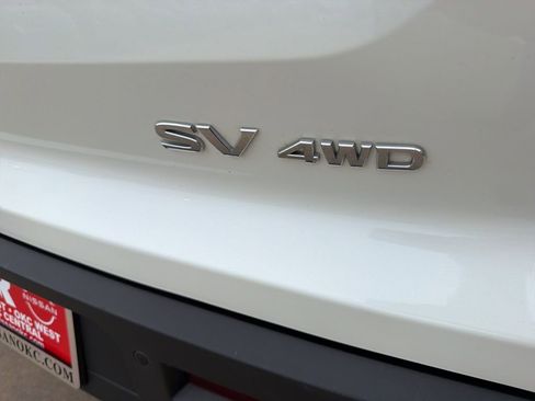 Used 2023 Nissan Pathfinder SV AWD/4WD image 10