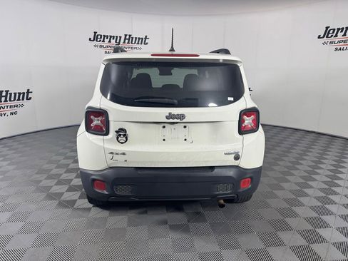 Used 2016 Jeep Renegade Latitude AWD/4WD image 8