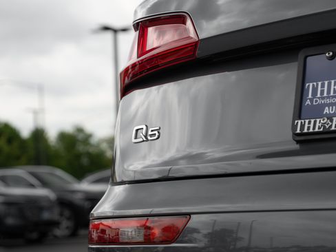 Used 2018 Audi Q5 2.0T Premium Plus w/ Premium Plus Package AWD/4WD image 29