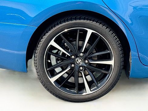 Used 2018 Toyota Camry XSE FWD image 32