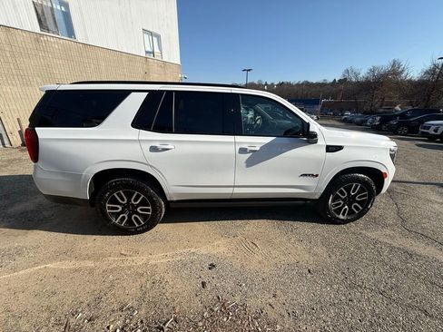 Used 2024 GMC Yukon AT4 w/ AT4 Premium Package AWD/4WD image 7
